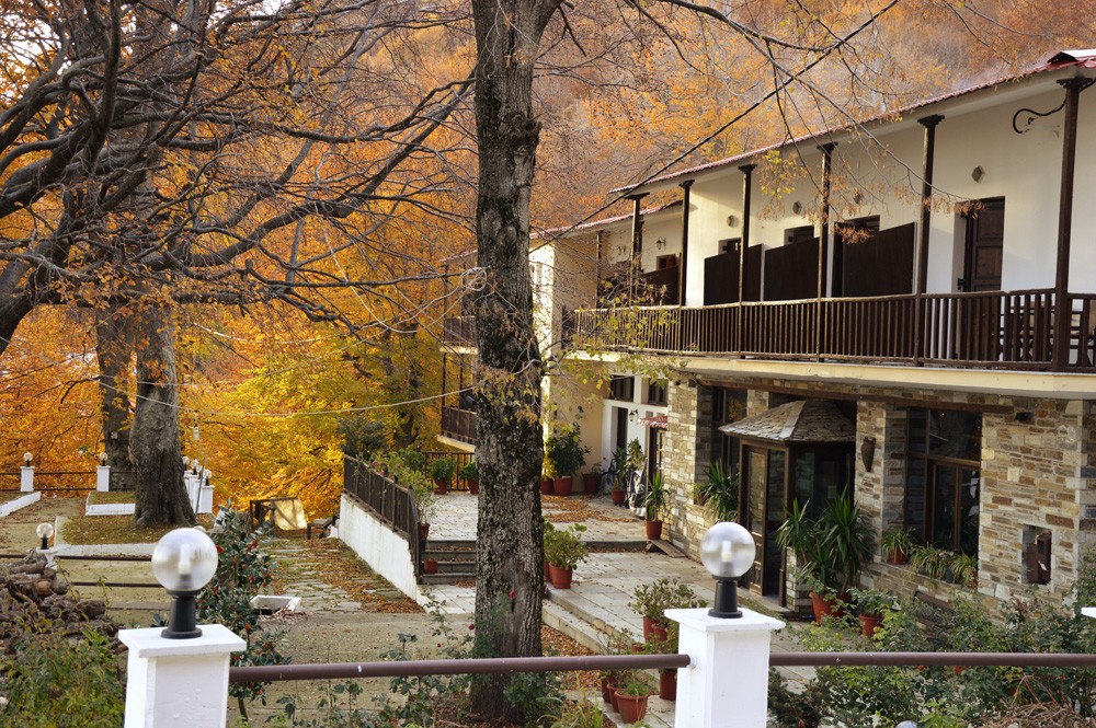 Hani Zisi Hotel Chania Pilio – €60.00 | Ekdromi.gr