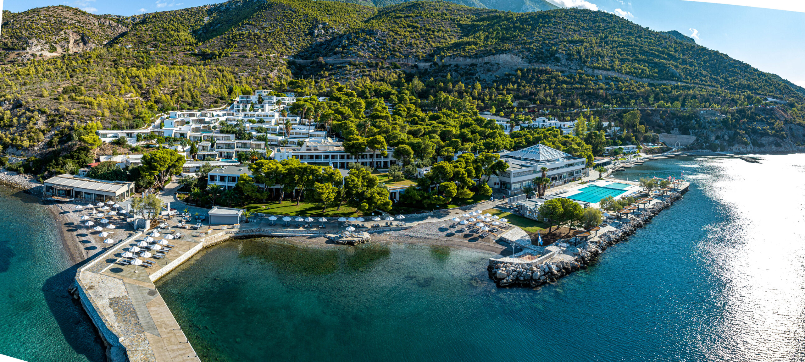 5* Wyndham Loutraki Poseidon Resort - Λουτράκι ✦ -35% ✦ 2 Ημέρες (1 Διανυκτέρευση) ✦ 2 άτομα + 2 παιδιά 1 έως 12 ετών και 1 έως 1 έτους ✦ 20 ✦ έως 31/10/2026 ✦ ΔΩΡΟ η Ημιδιατροφή!Επιλέξτε 4 διανυκτερεύσεις και πληρώστε μόνο τις 3!Μπροστά στην παραλία!