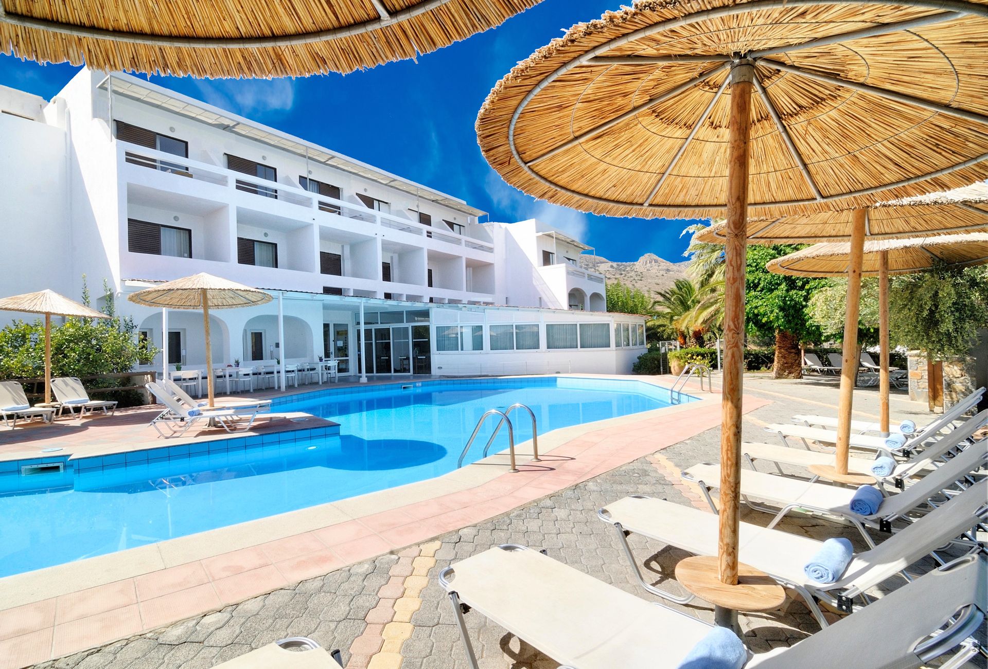 Elounda Krini Hotel - Ελούντα, Κρήτη ✦ -33% ✦ 2 Ημέρες (1 Διανυκτέρευση) ✦ 2 άτομα + 1 παιδί έως 1 έτους ✦ 19 ✦ έως 16/10/2026 ✦ Επιλέξτε 4 διανυκτερεύσεις και πληρώστε μόνο τις 3!