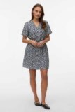 Vero Moda γυναικείο mini φόρεμα σεμιζιέ με all-over print Regular Fit – €18.50 | Notos